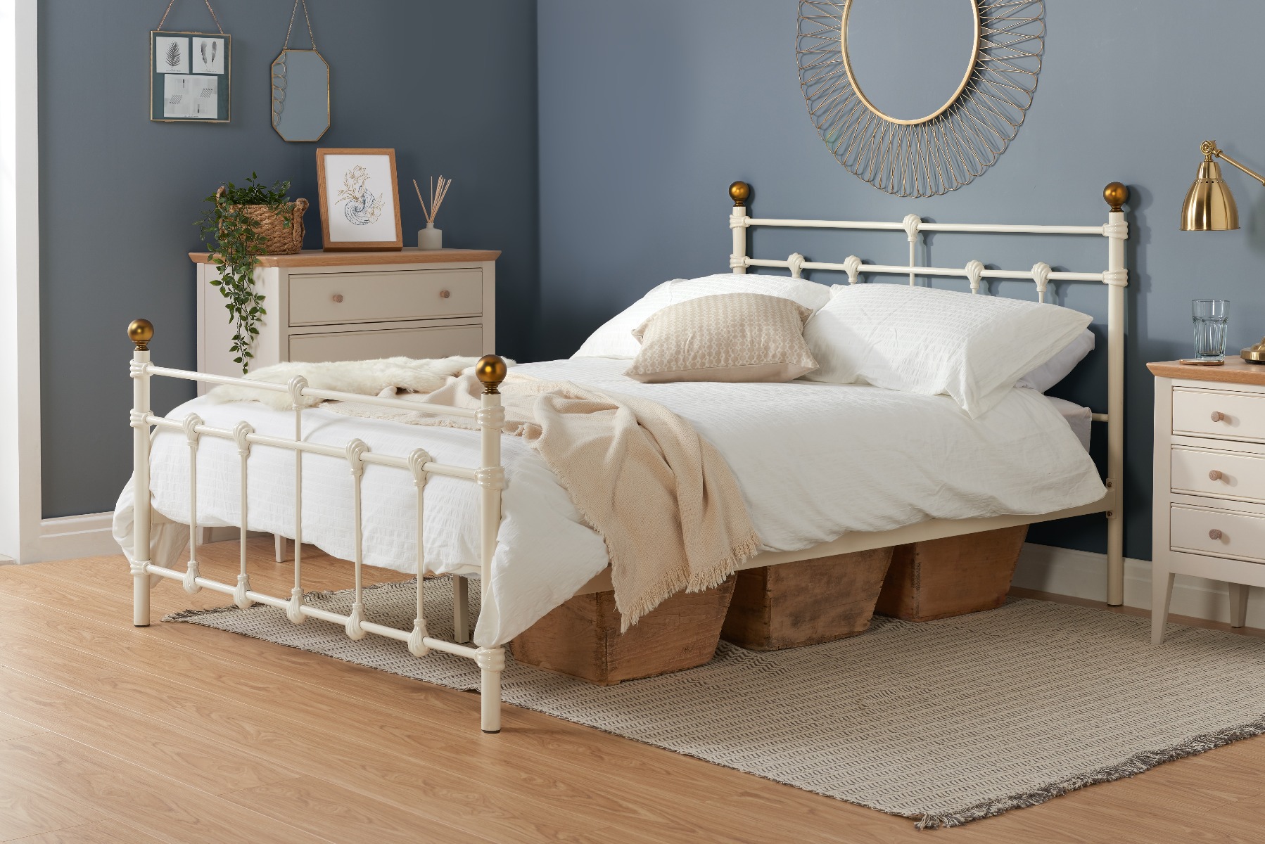 Birlea Atlas Cream Metal Bed Frame - Small Double 4ft