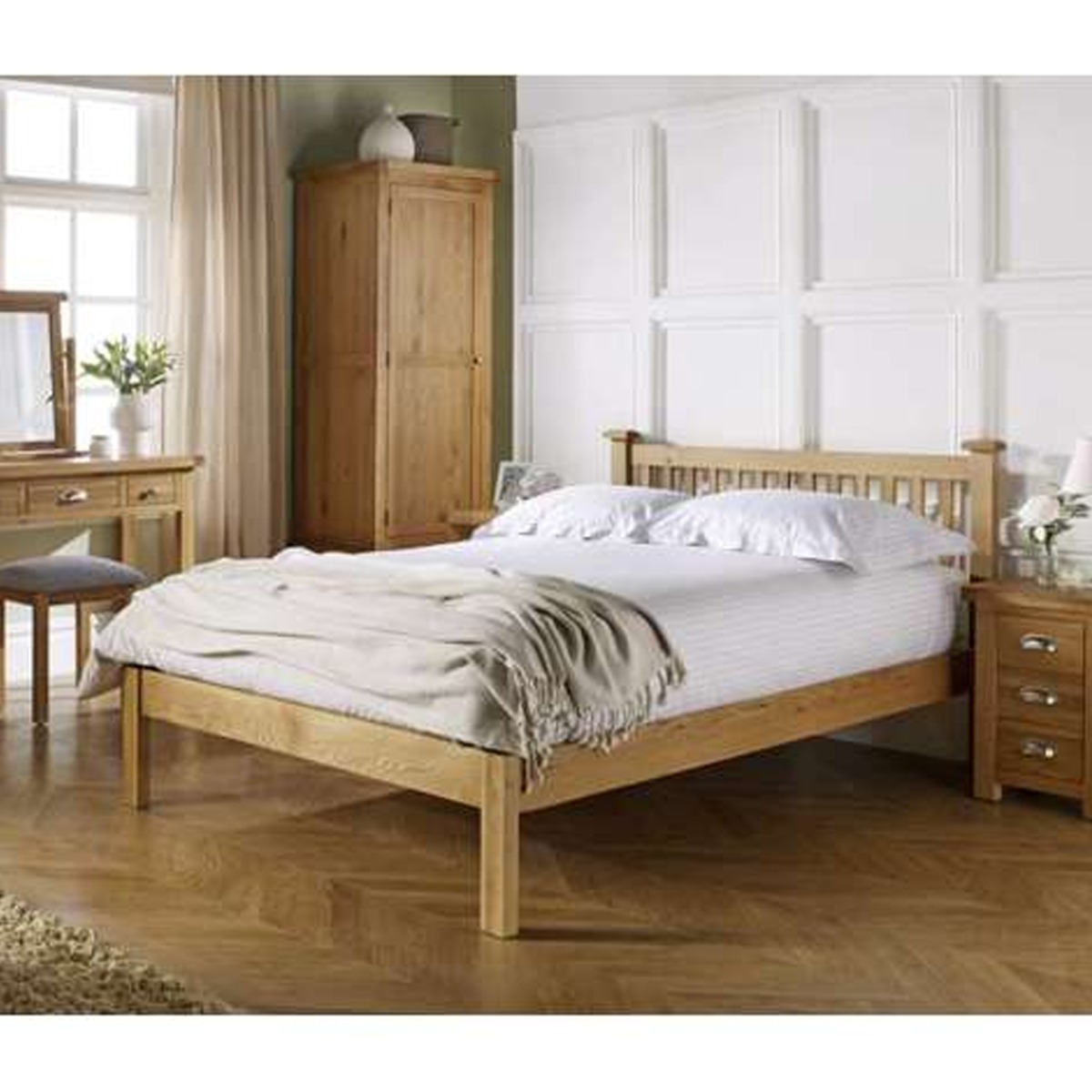 Birlea Woburn Oak Bed Frame - Kingsize 5ft