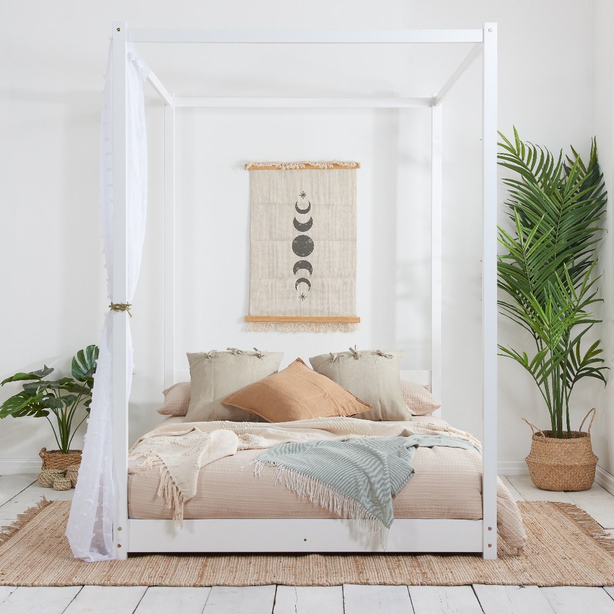 Solid Slatted Base Darwin White Four Poster Bed - Kingsize 5ft