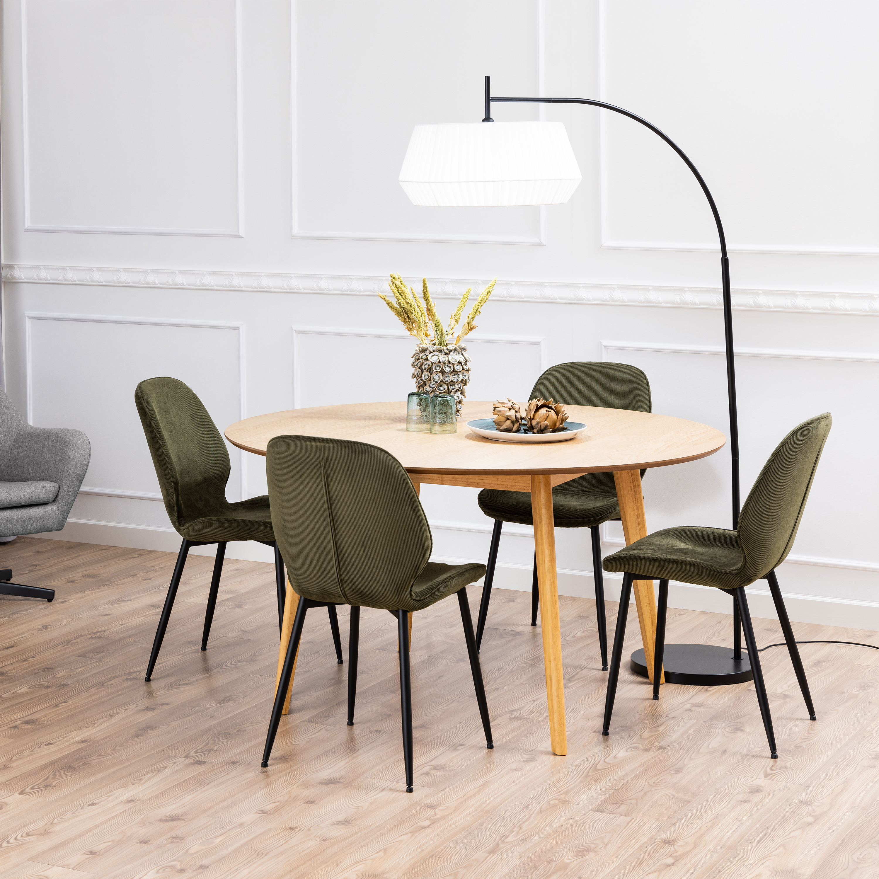 NAGARA Round Dining Table in Oak Included 4 Dining Chair in Olive Green