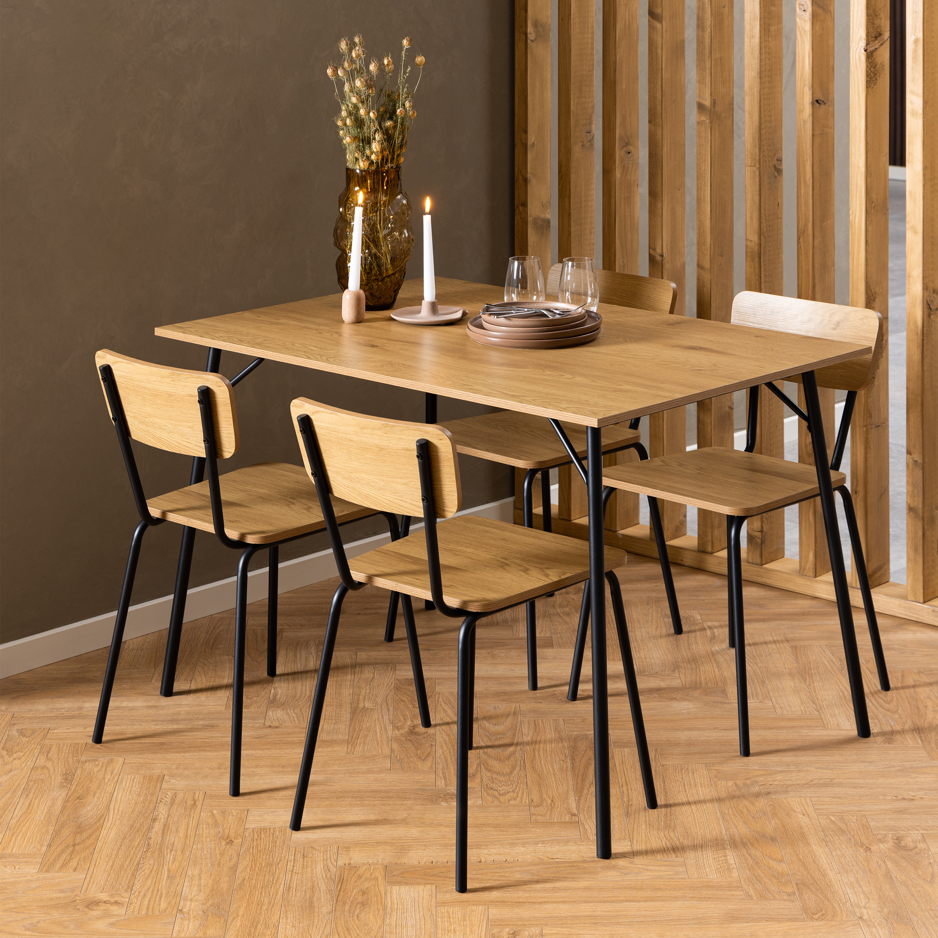 PERUVA Dining Table in Black and Oak Included 4 Dining Chair in Steel and Oak