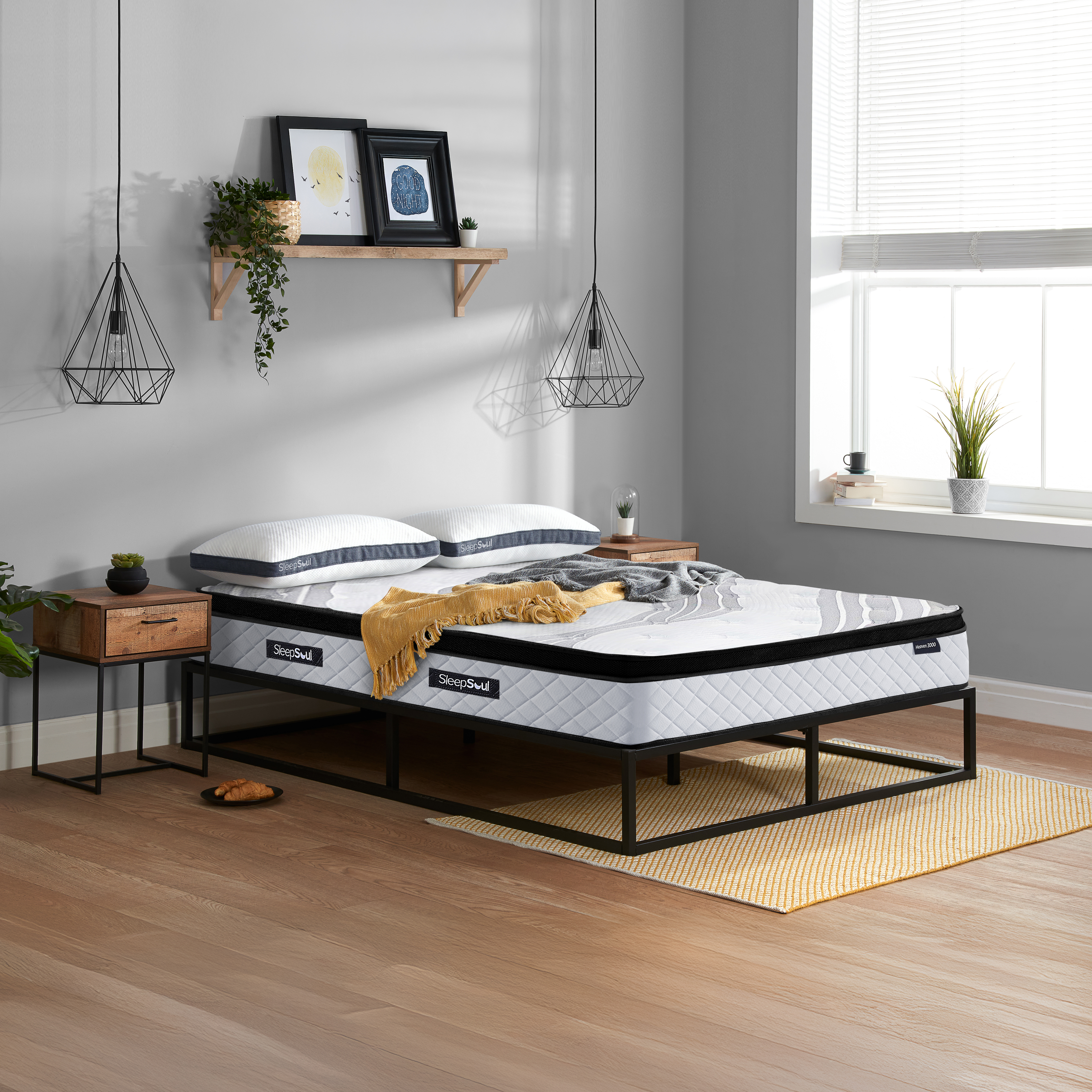 FENIXOR Super Kingsize Pocket Sprung Mattress 3000 Springs - White and Black