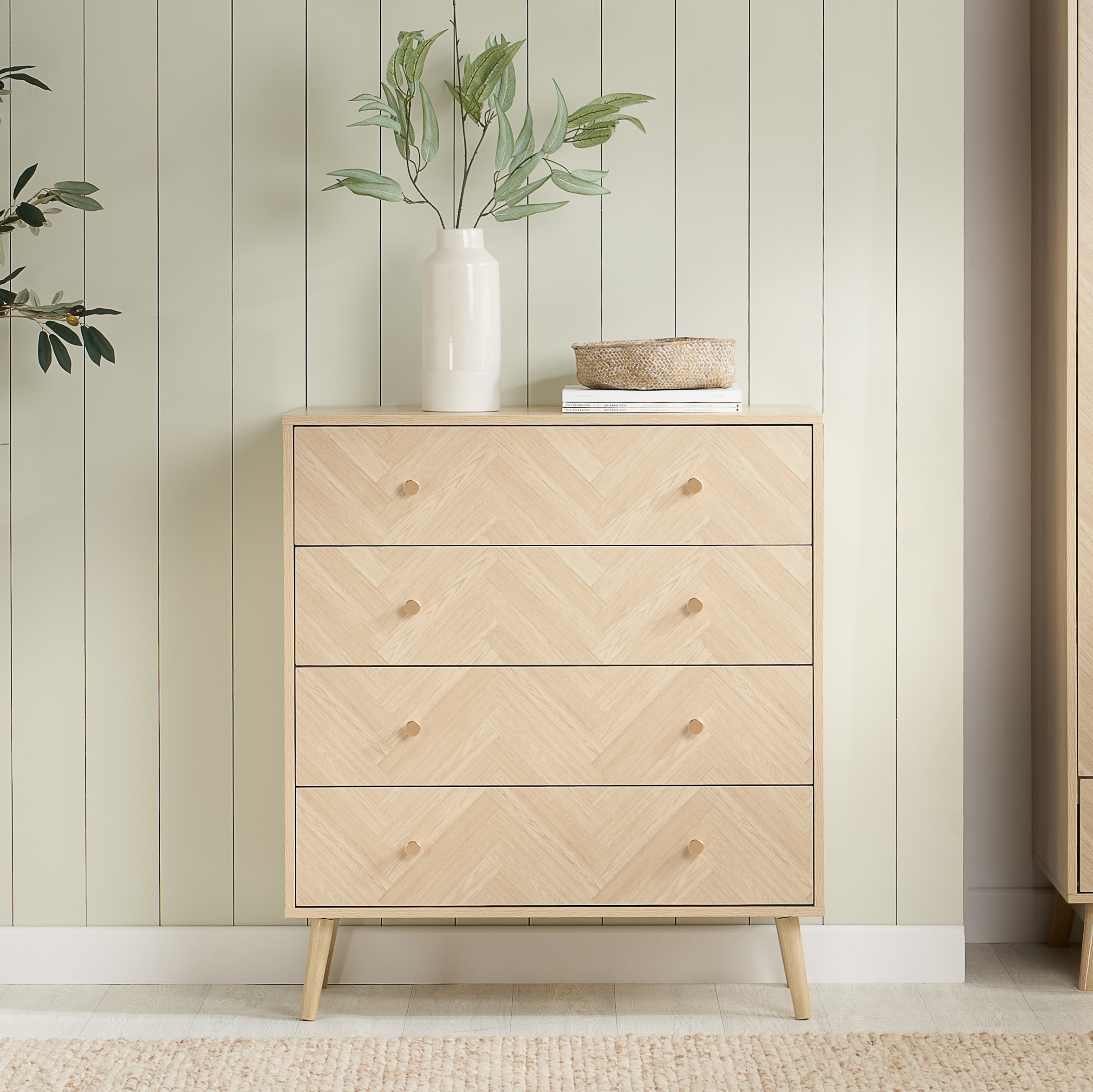 HEARTHEN Oak Finish Chest of Drawers - Medium-sized, 4 Drawers