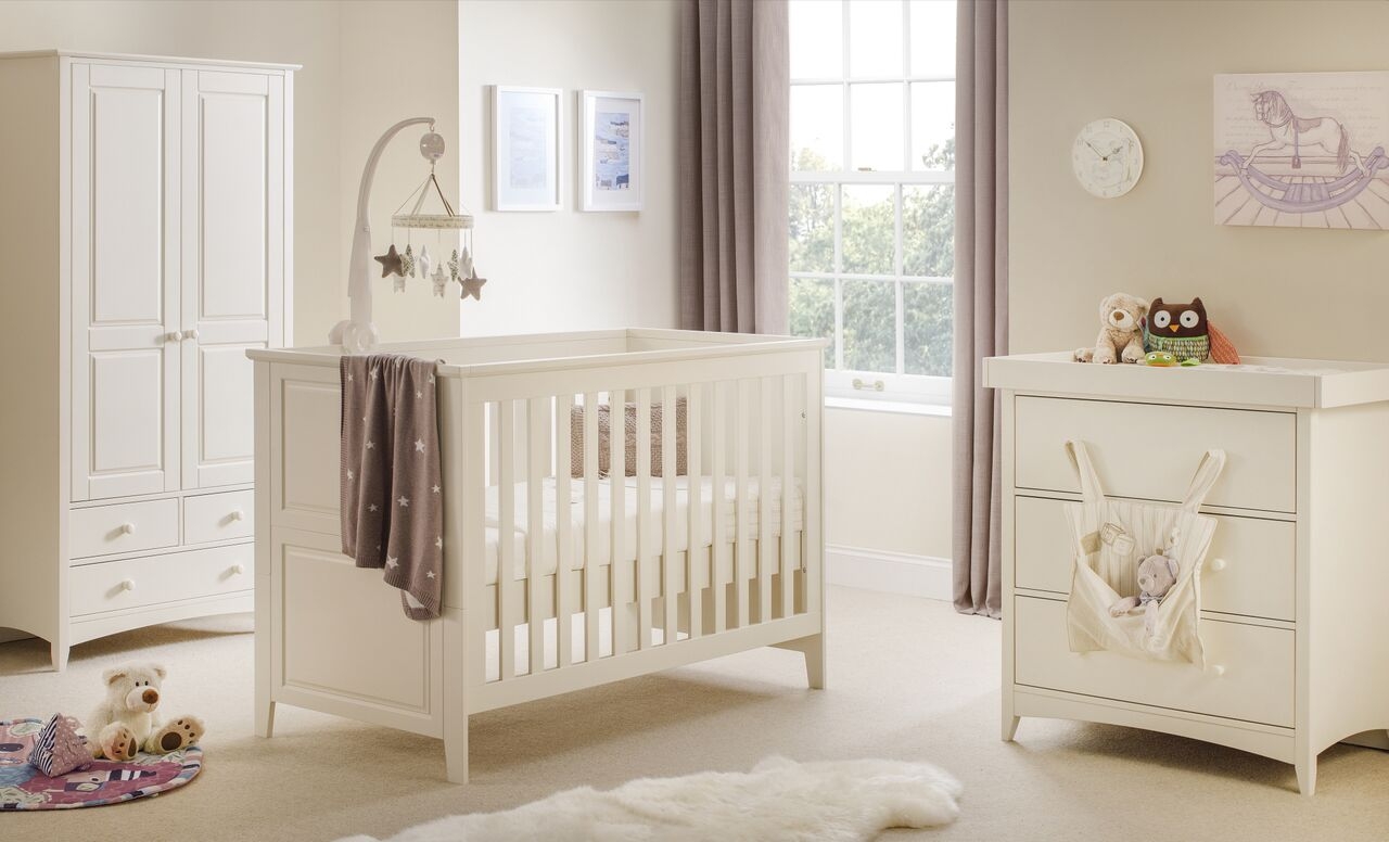 Cameo White Cotbed
