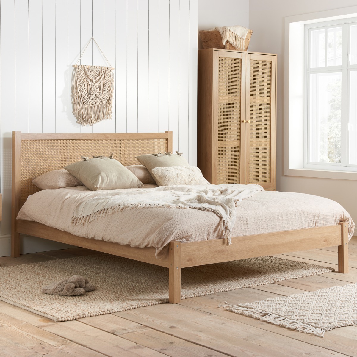 Croxley Large Rattan Headboard Design Oak Bed - Kingsize 5ft