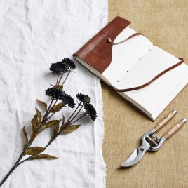 High Quality Plastic Material Chrysanthemum - Black