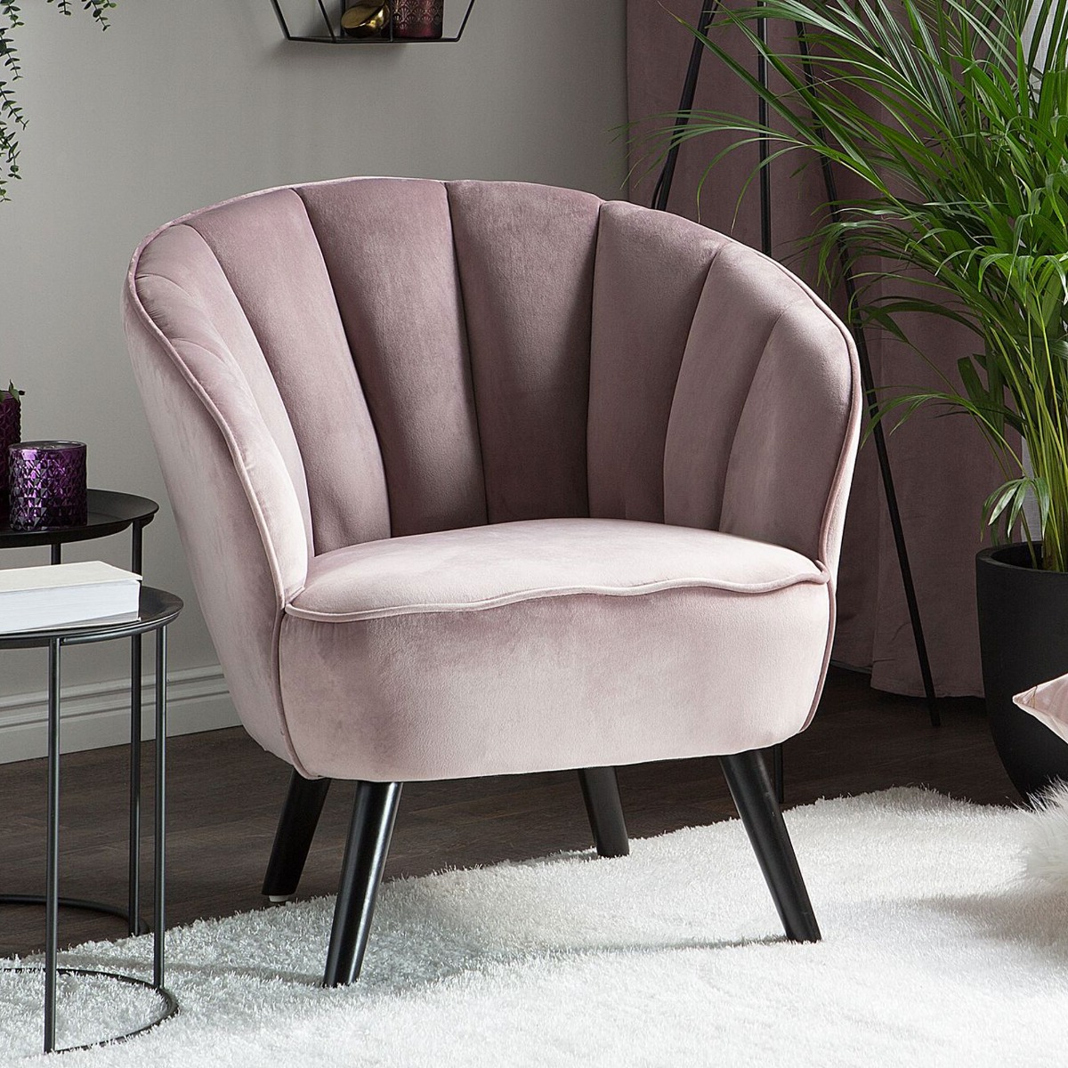 Velvet Armchair Pink DALA