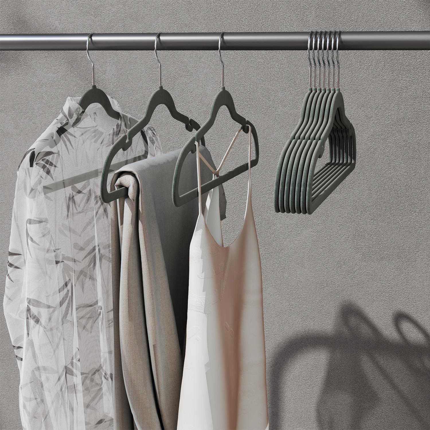Velvet Hangers - SOLRO 30 Pack Suit Hangers with Shoulder Notches Non-Slip - Black