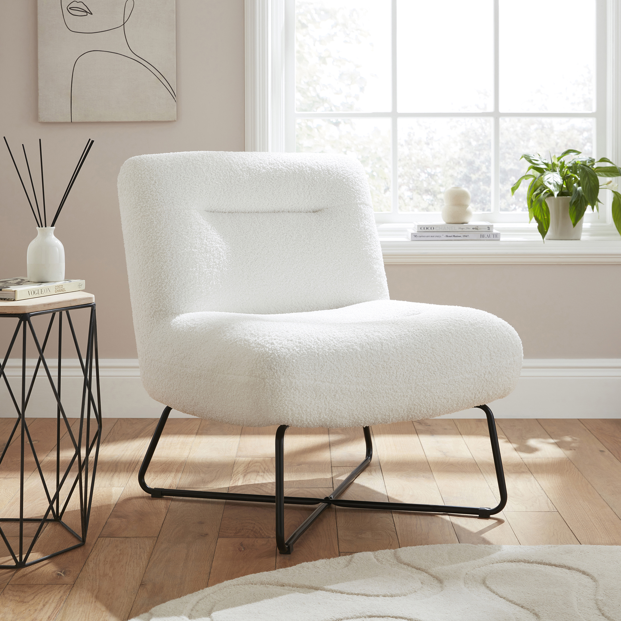 WILMO Boucle Teddy Accent Chair with Black Metal Legs - Cream
