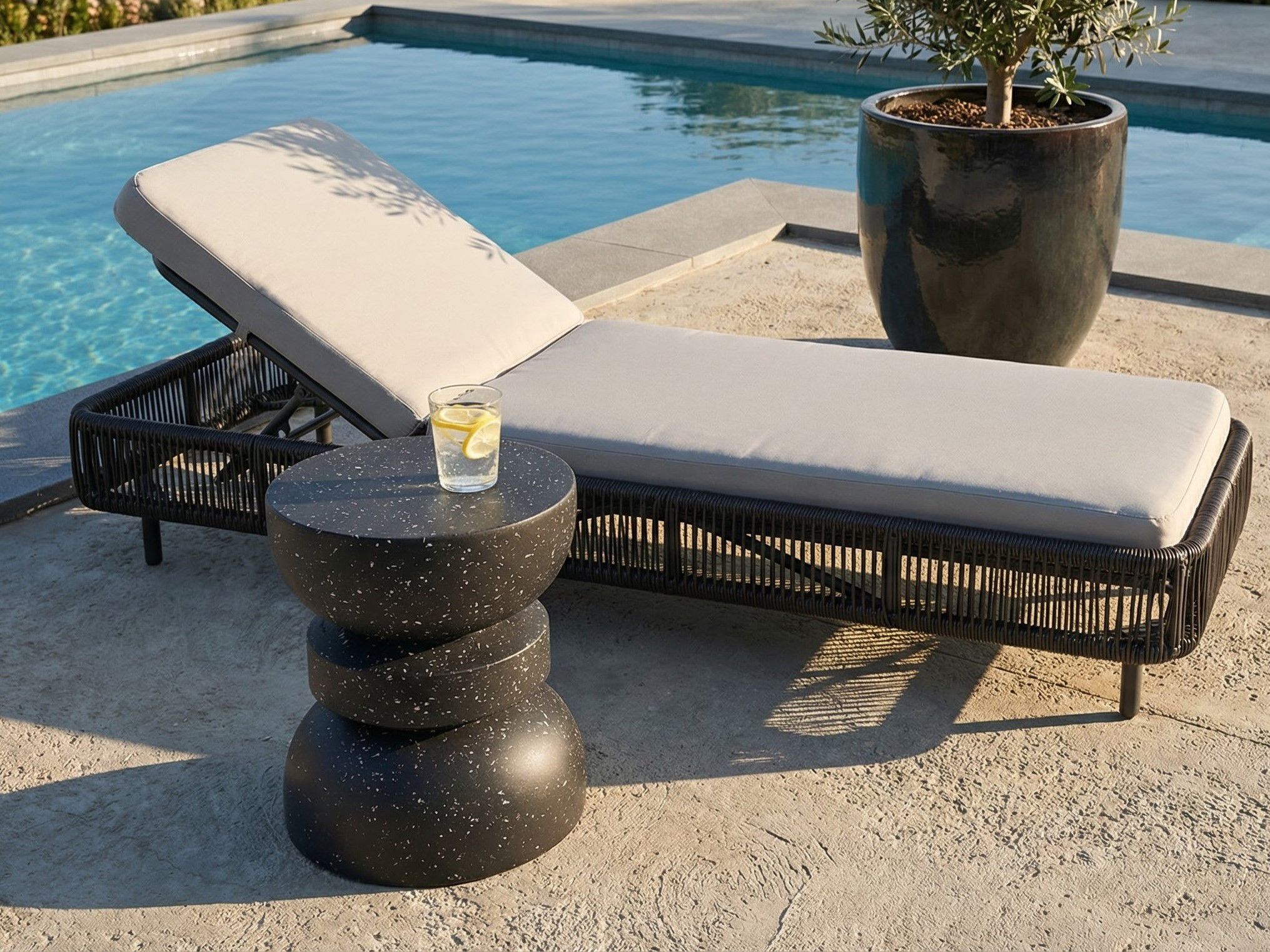 RAMAXO Round Side Table - Black