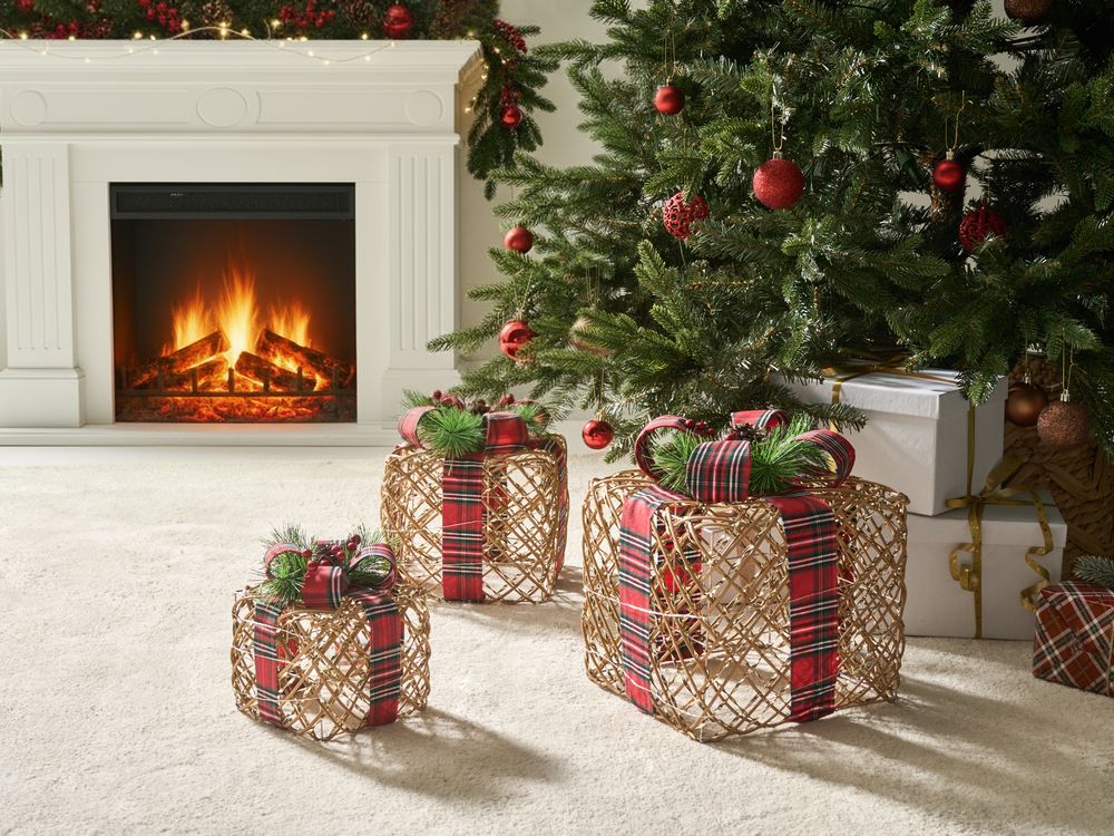 VANDETRA Set of 3 LED Light Up Christmas Gift Boxes Decoration Square - Brown and Red
