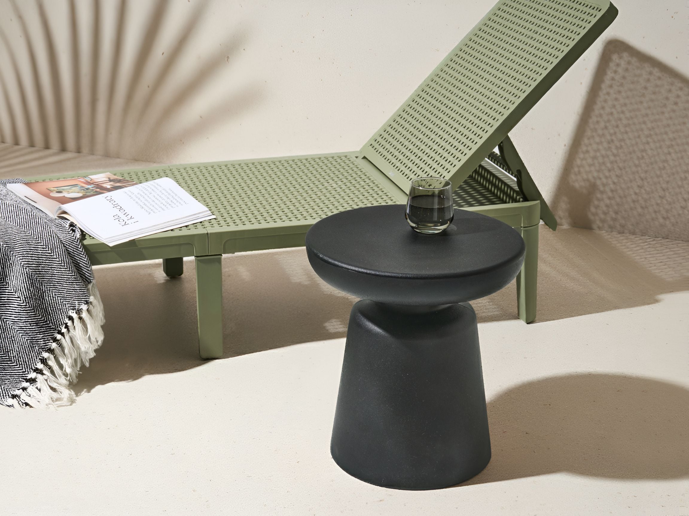 RAYARO Side Table - Black