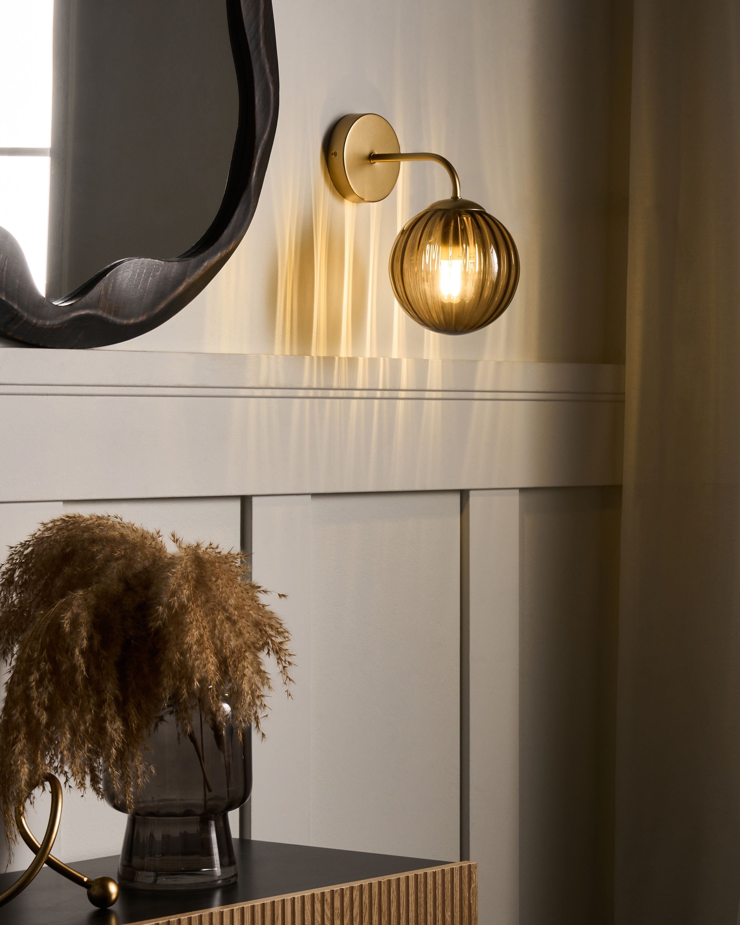 VAQEXI Wall Light - Brown