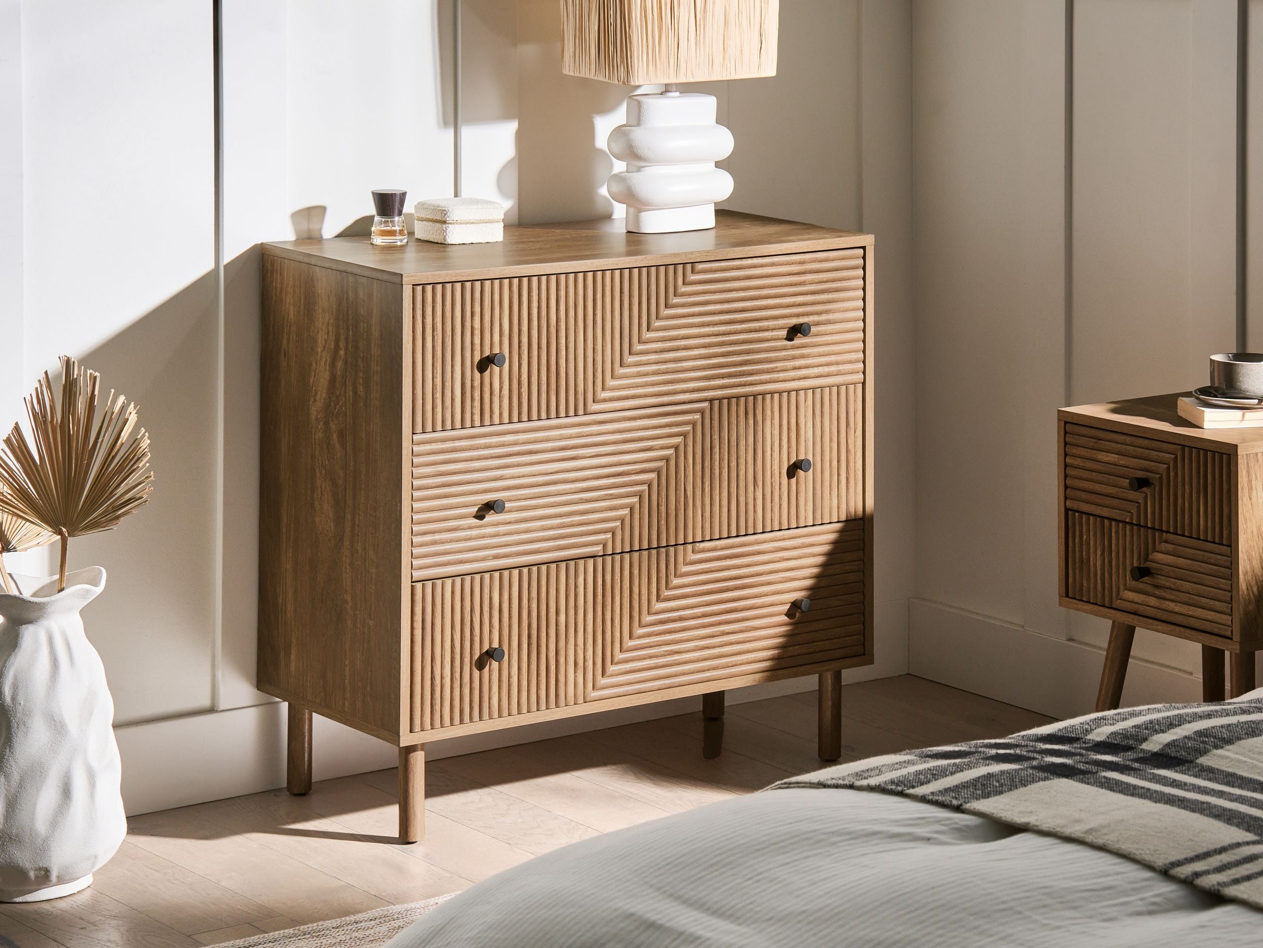 BONERO Oak Finish Chest of Drawers - Medium-sized, 3 Drawers